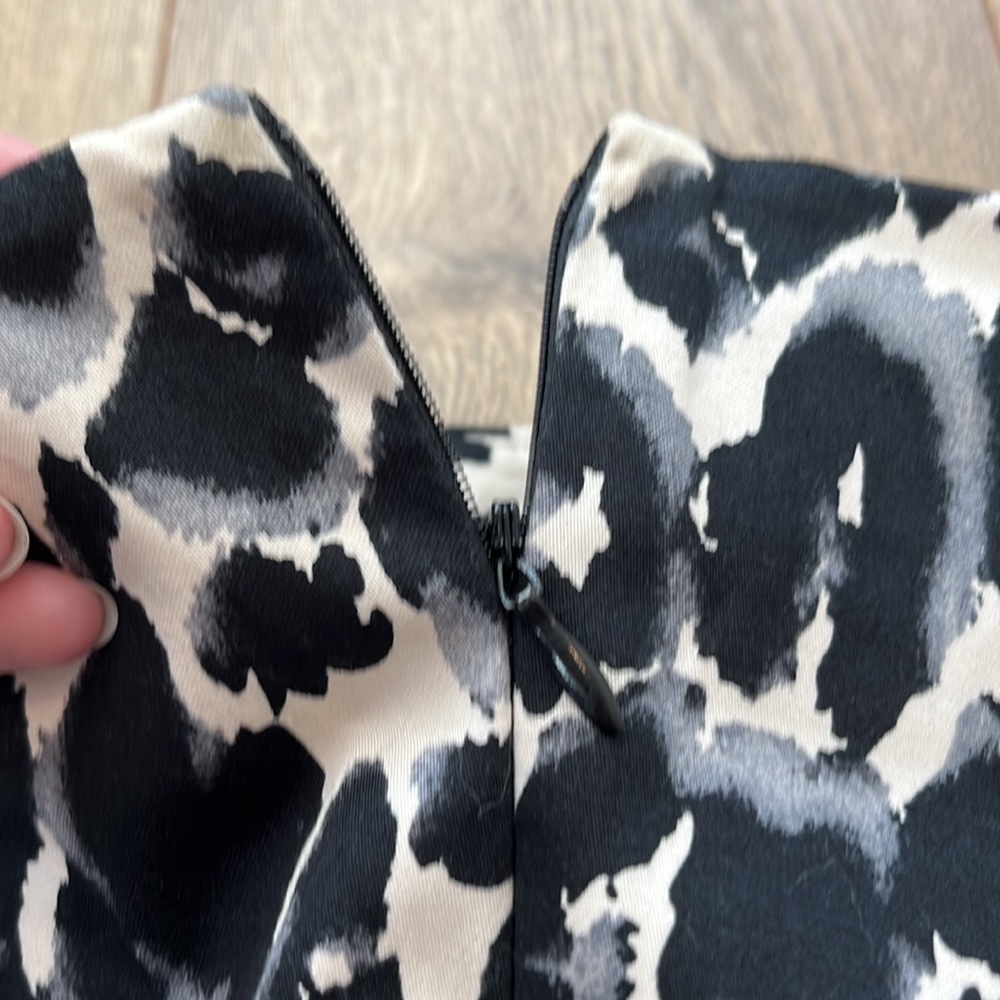 Mossimo slim animal print pencil skirt with pockets - Picture 4 of 5